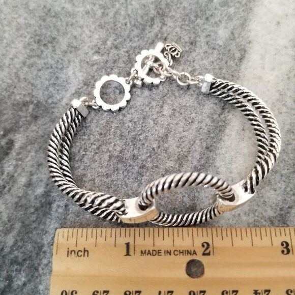 Vintage Silver Tone Twist Design Bangle Bracelet, Toggle Claspl Cuff, Estate - Picture 4 of 5